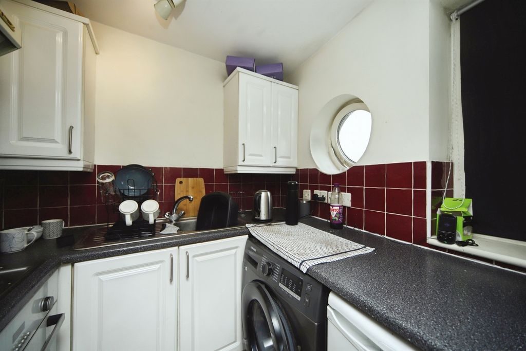 Property photo 2 of 12