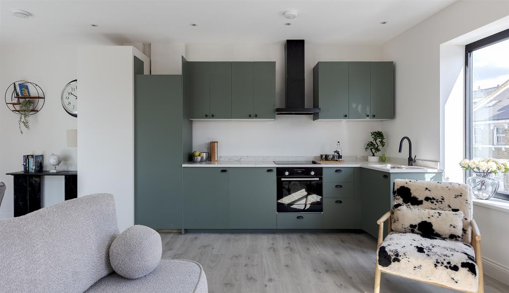 Property photo 3 of 18 094A5933-Hdr-Edit.Jpg
