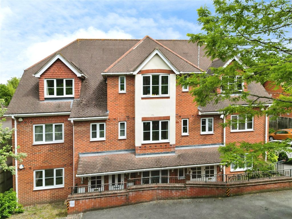 Property photo 1 of 9 Picture No. 11