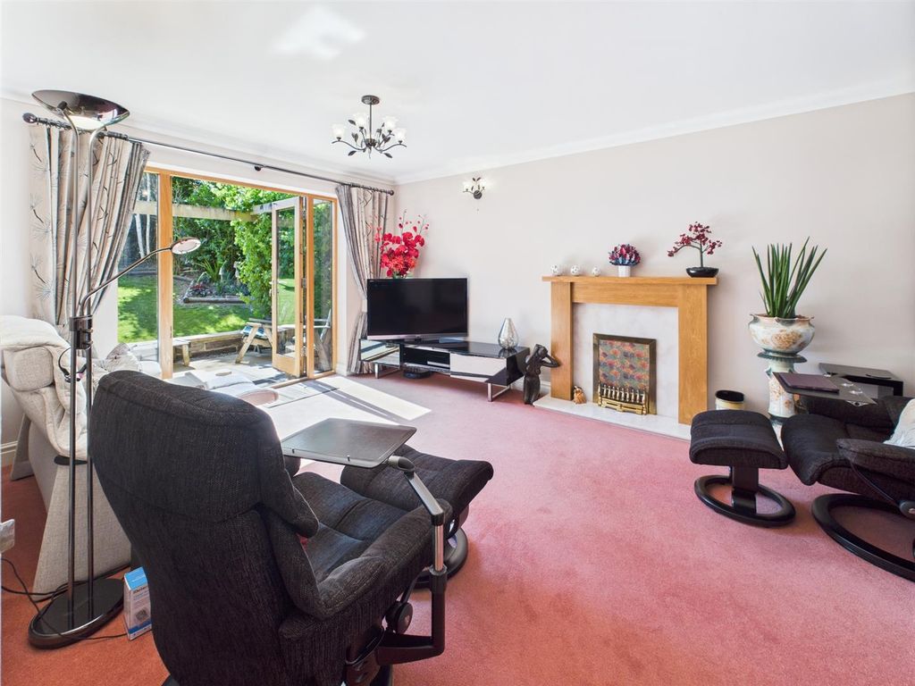 Property photo 3 of 28 Living Room