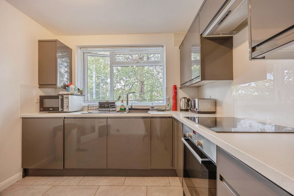 Property photo 3 of 16 Kitchen