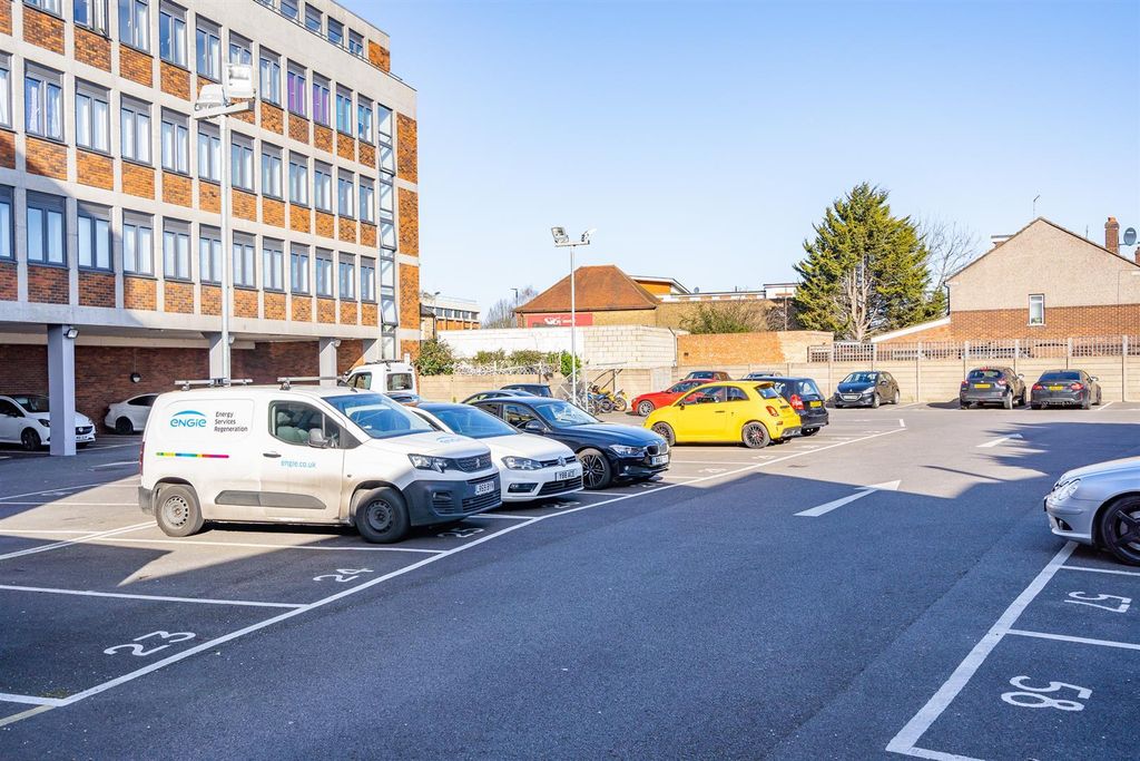Property photo 1 of 9 42 Burlington House Parking .Jpg