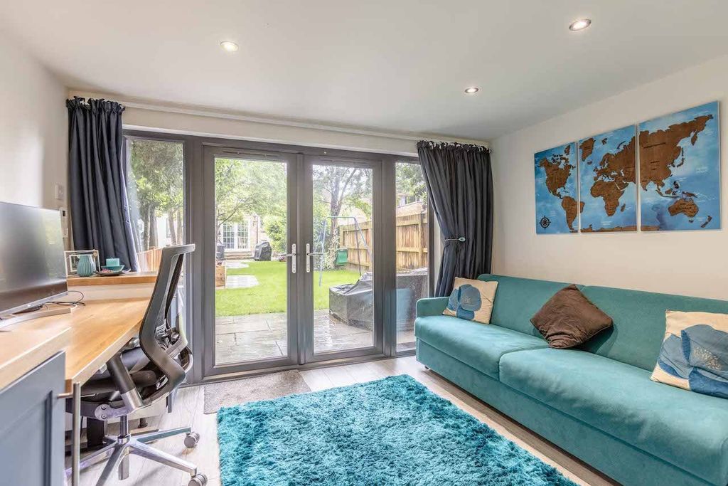 Property photo 3 of 21