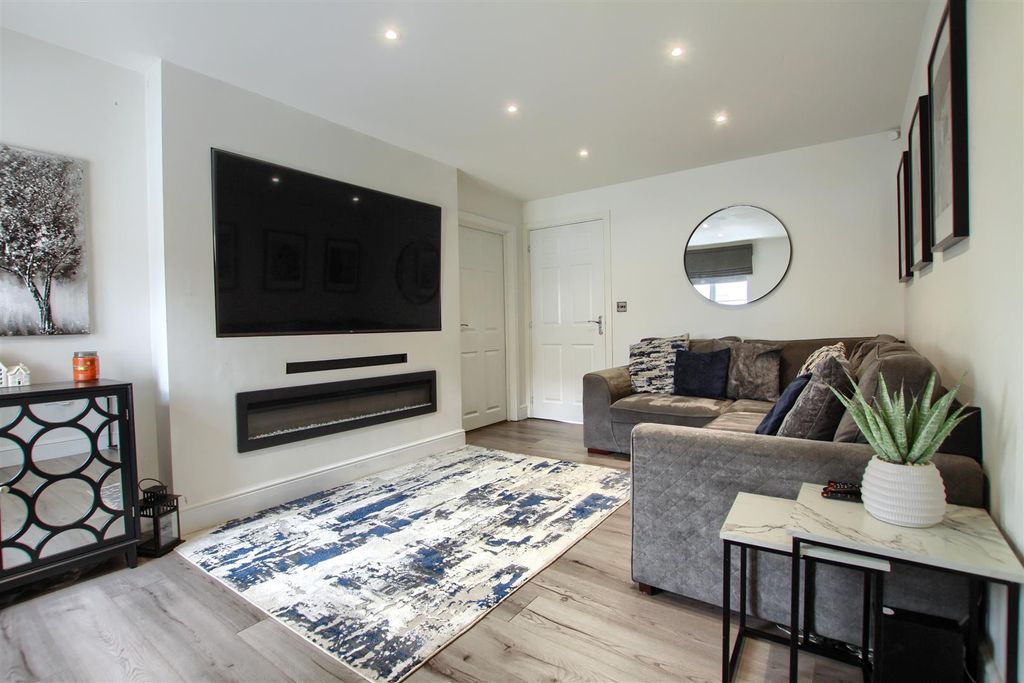 Property photo 2 of 13 Qw3.Jpg