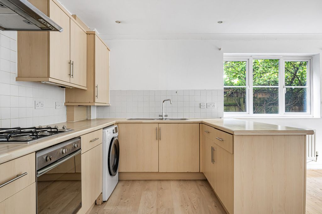 Additional image 9 of 2 bed flat for saleBuckingham Road, Bicester OX26