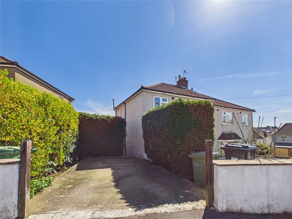 Property photo 2 of 17 Picture No. 27