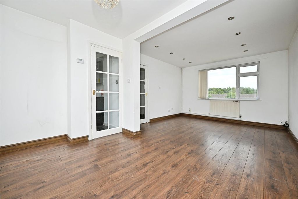 Property photo 3 of 14 Con3.Jpg