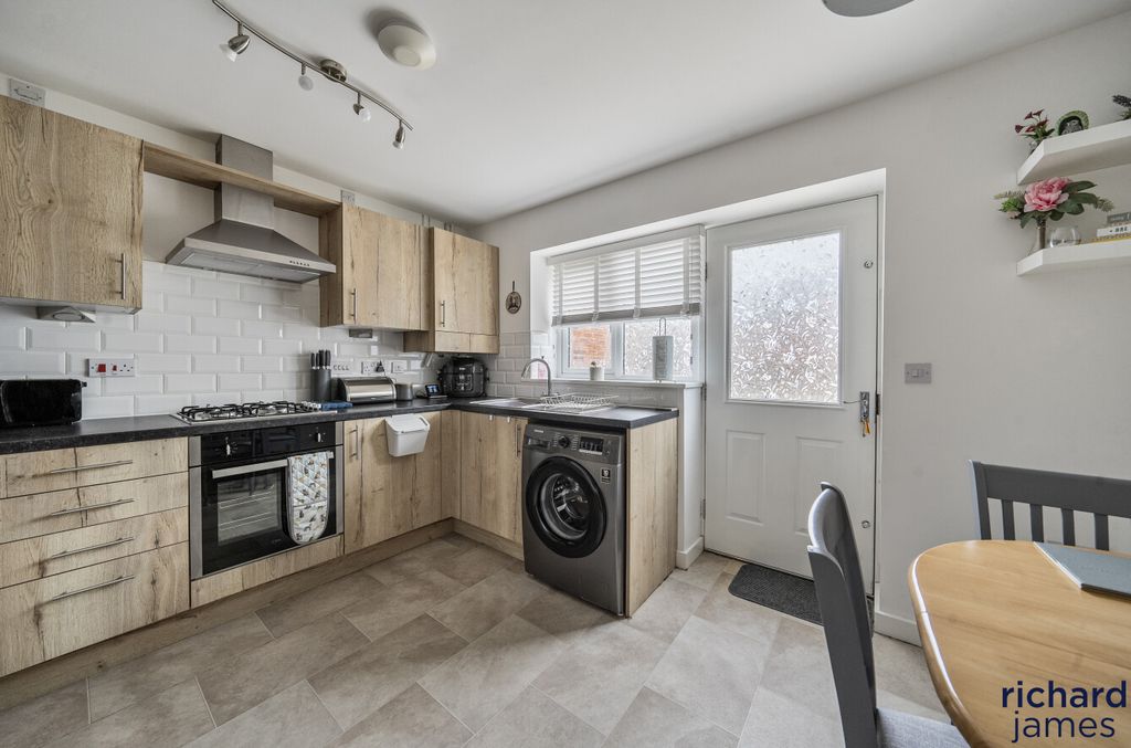 Property photo 3 of 13 B182519895Fc40789990c41255971B9d