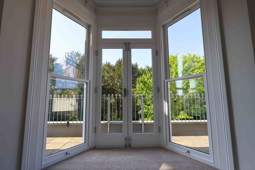 Property photo 3 of 25 Bay Window