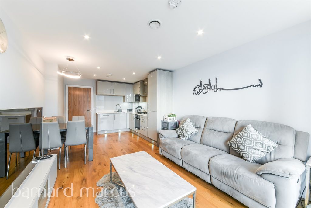 Property photo 3 of 8 Reception Room