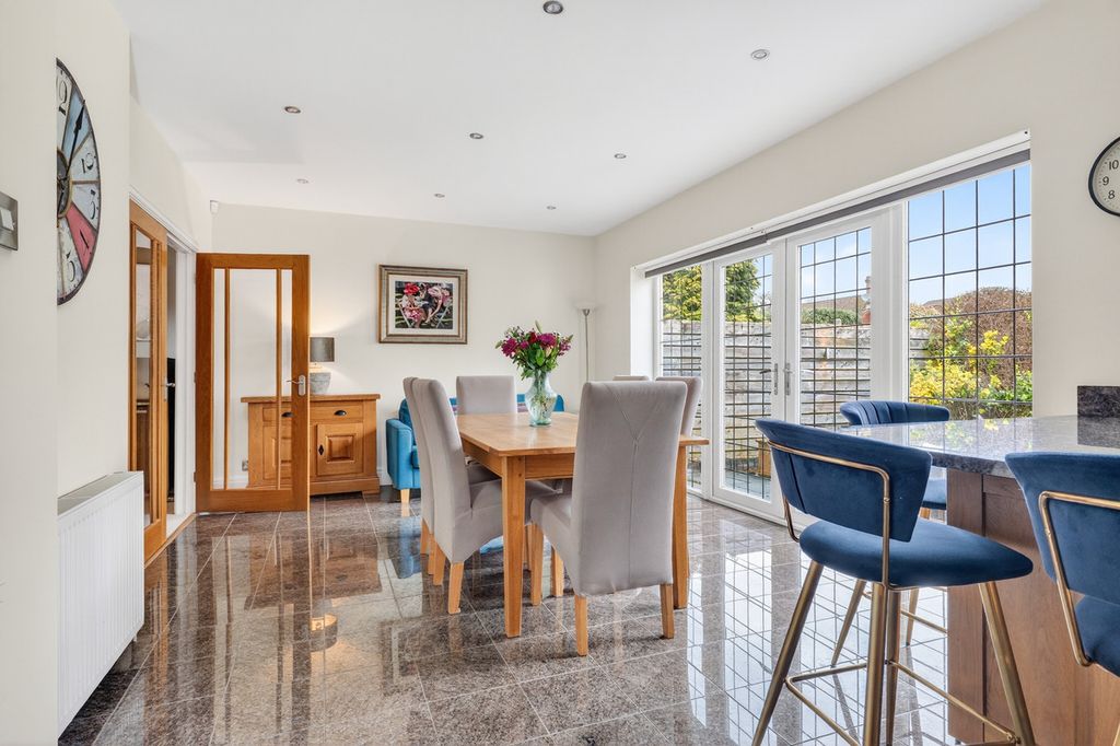 Property photo 3 of 29