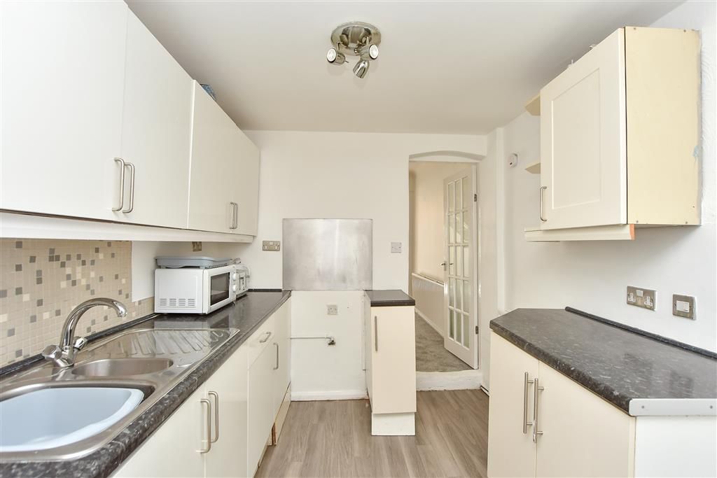 Property photo 2 of 8 Kitchen