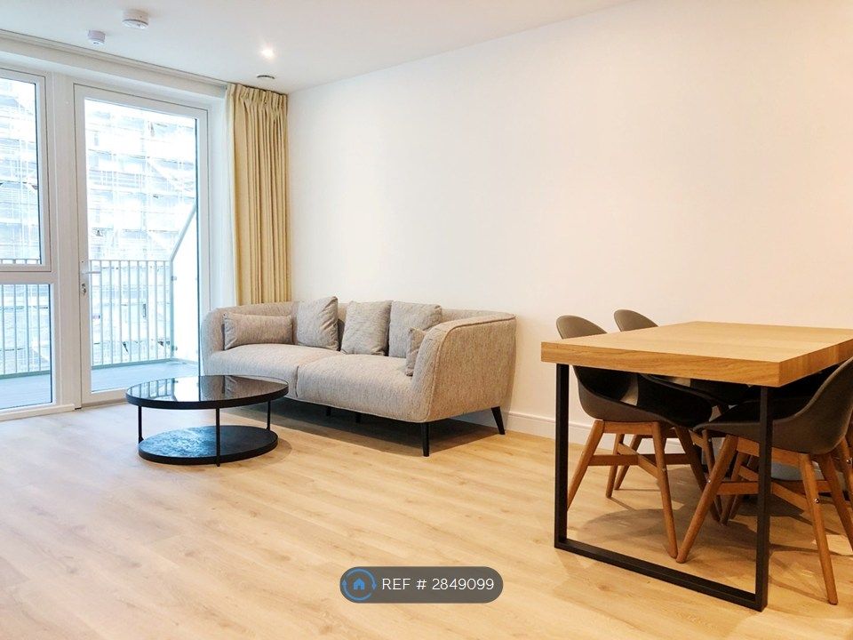 Property photo 1 of 15 Living Room