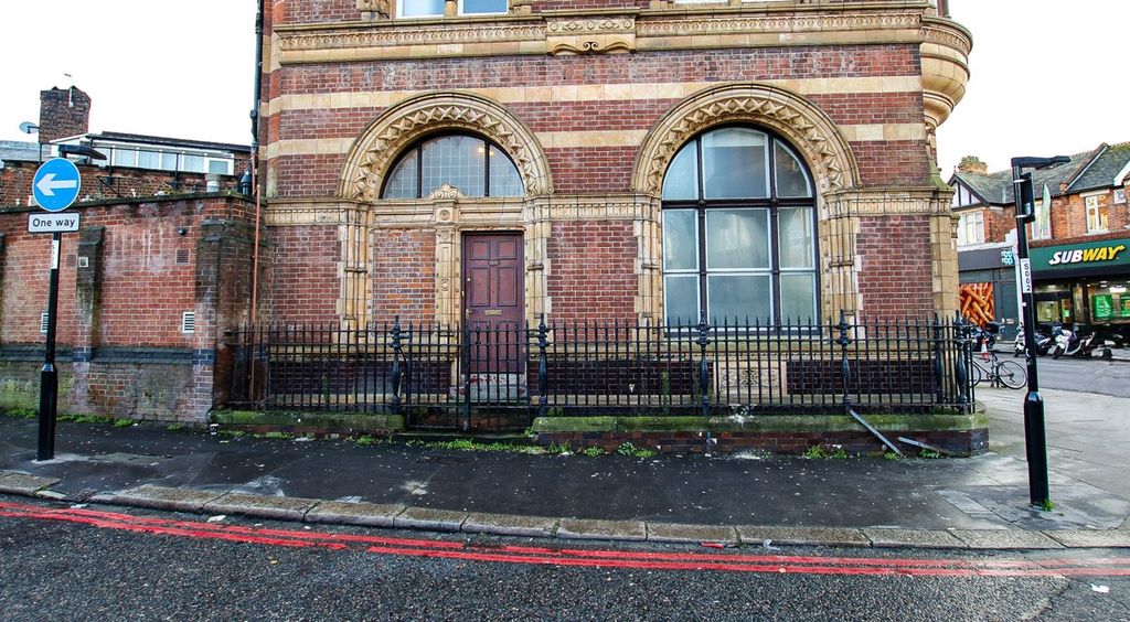 Property photo 2 of 16