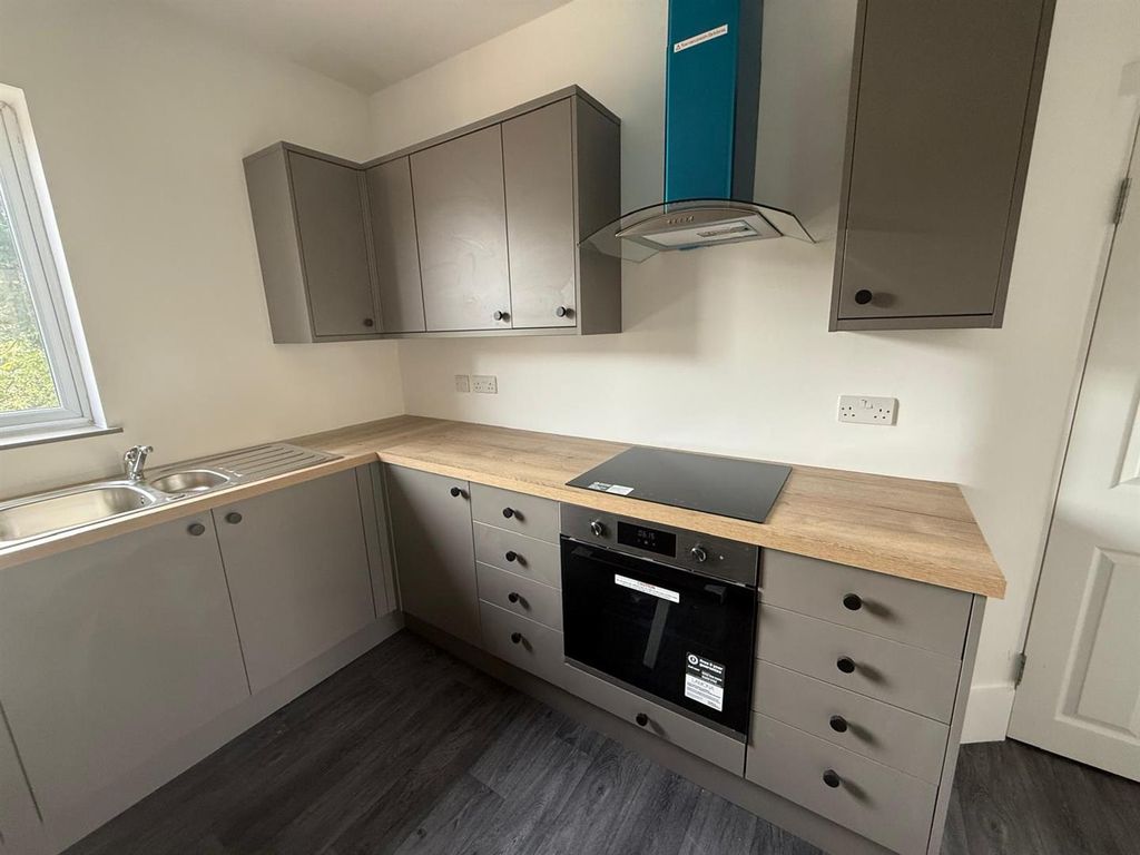 Property photo 2 of 10 Kitchen 341.Jpeg