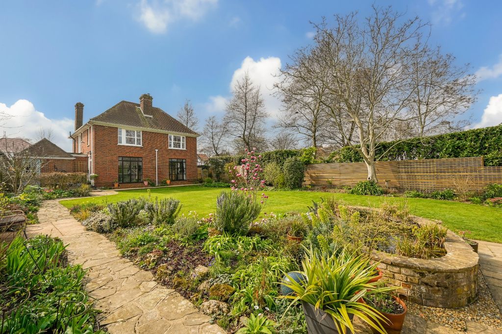 Property photo 3 of 22 Picture No. 27