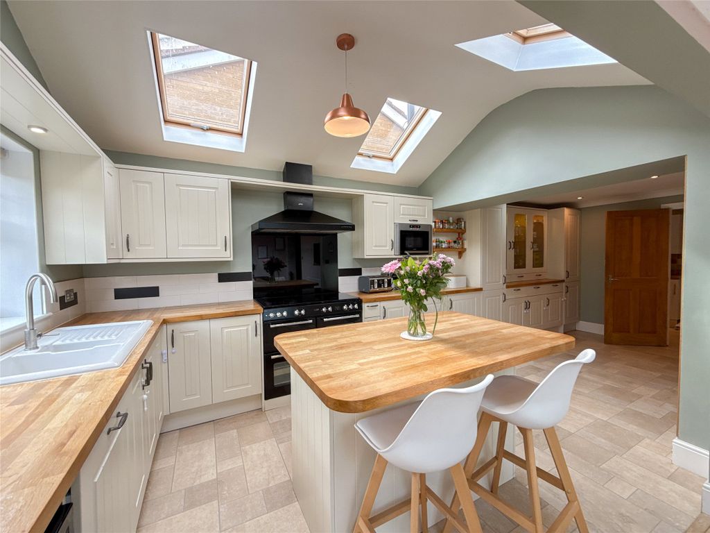 Property photo 3 of 47 Breakfasting Kitchen