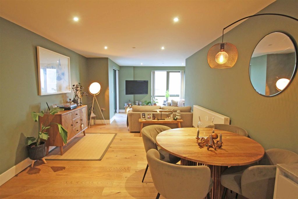 Property photo 2 of 16 Living/Kitchen/Dining Room