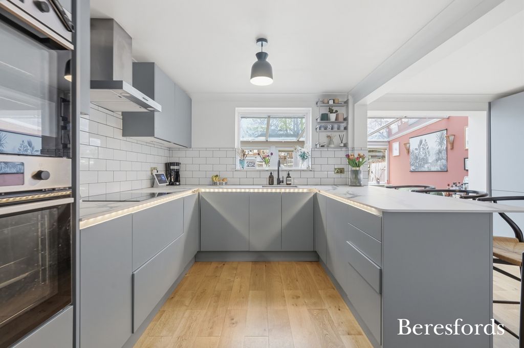 Property photo 3 of 19 Picture No. 05