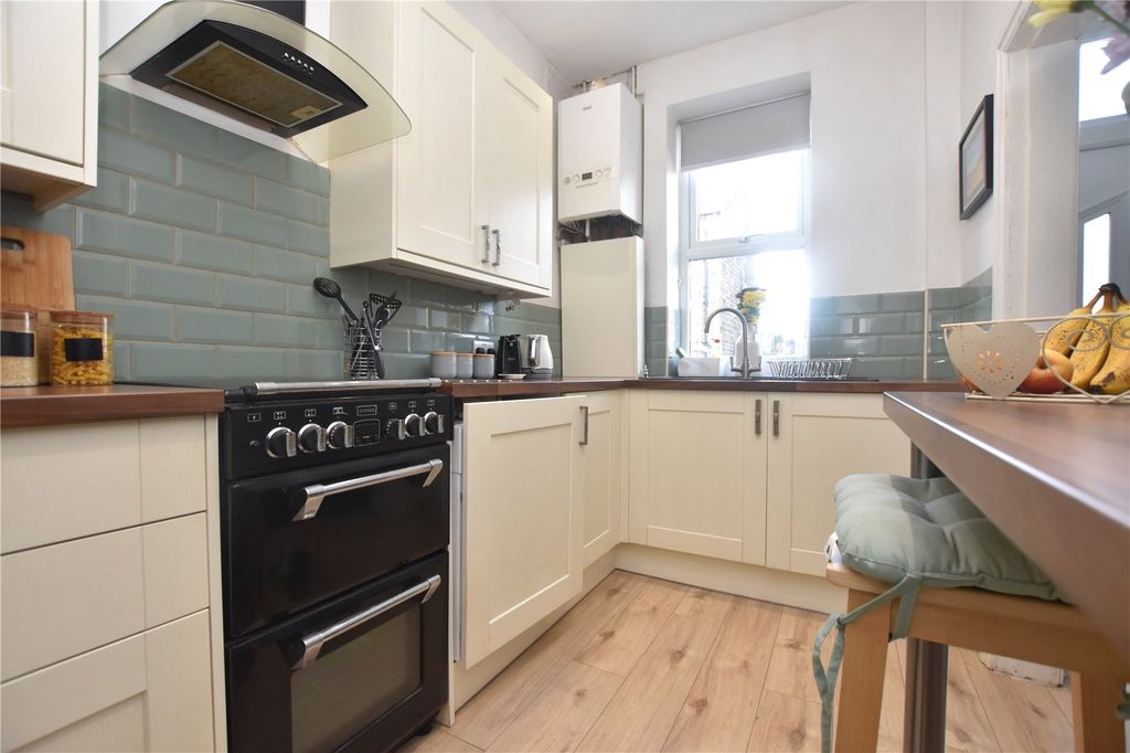 Property photo 2 of 12 Picture No. 04