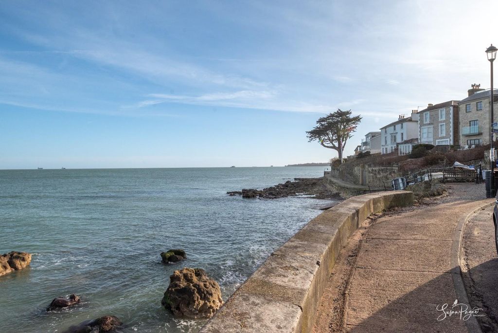 Property photo 2 of 21 Seaview Village