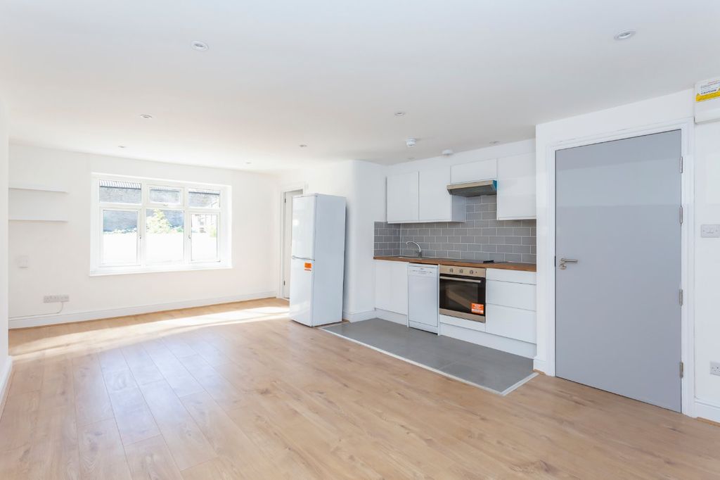 Property photo 1 of 10 Picture No. 04