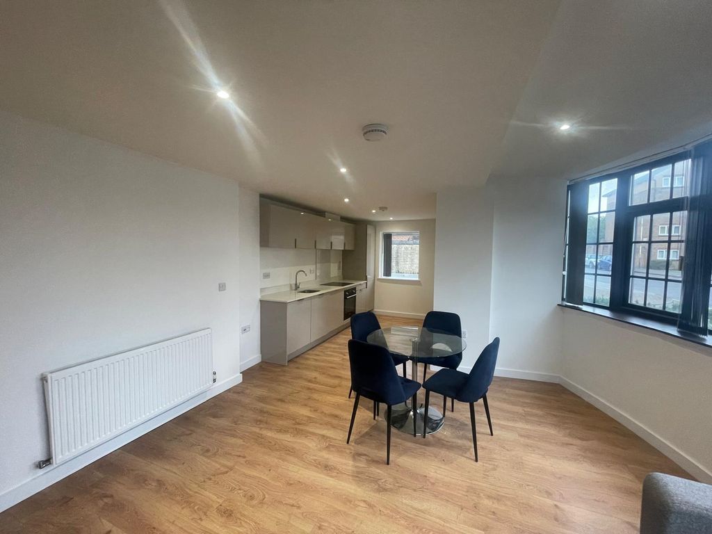 Property photo 1 of 7 3 Bedroom Flat For Rent