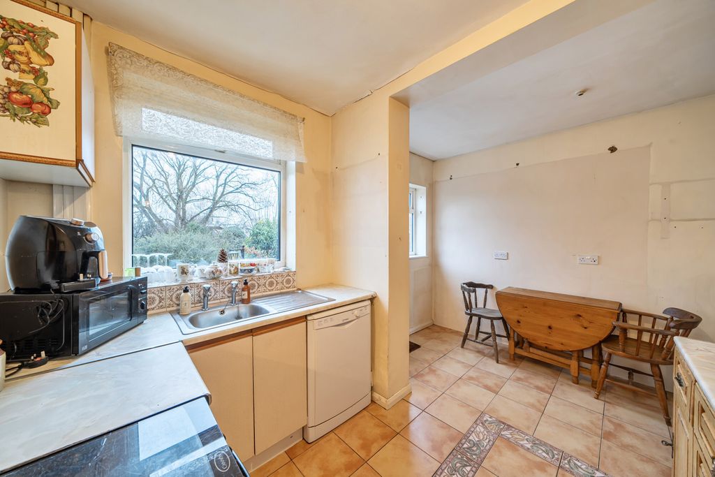 Property photo 2 of 21 1408562-12-698Dff...