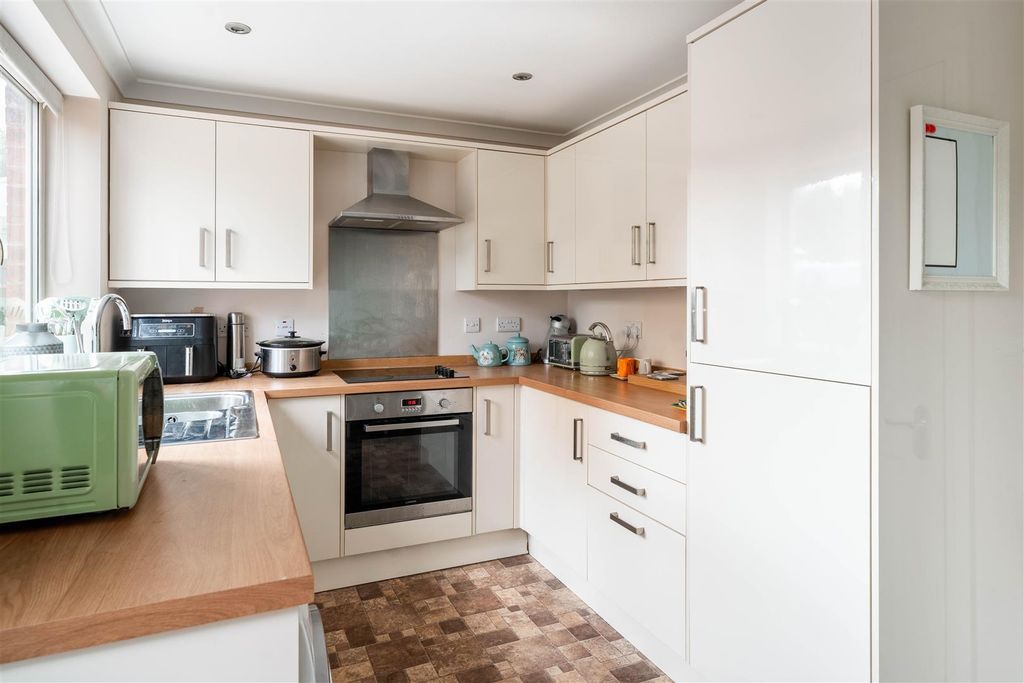 Property photo 2 of 18 Kitchen.Jpg