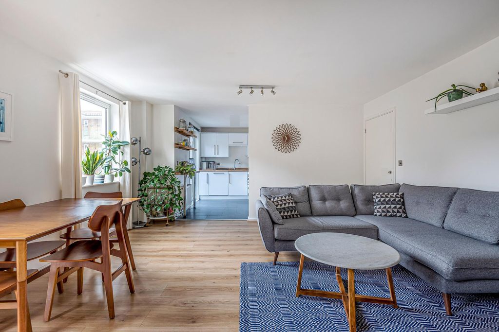 Property photo 3 of 21 Photo 2