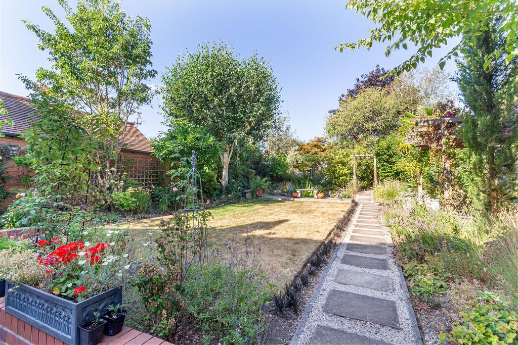Property photo 3 of 24 Garden-2.Jpg