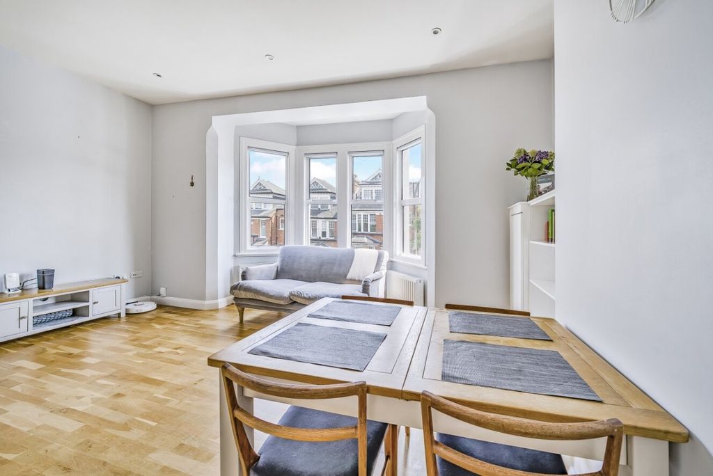 Property photo 3 of 16 1151329 (4)