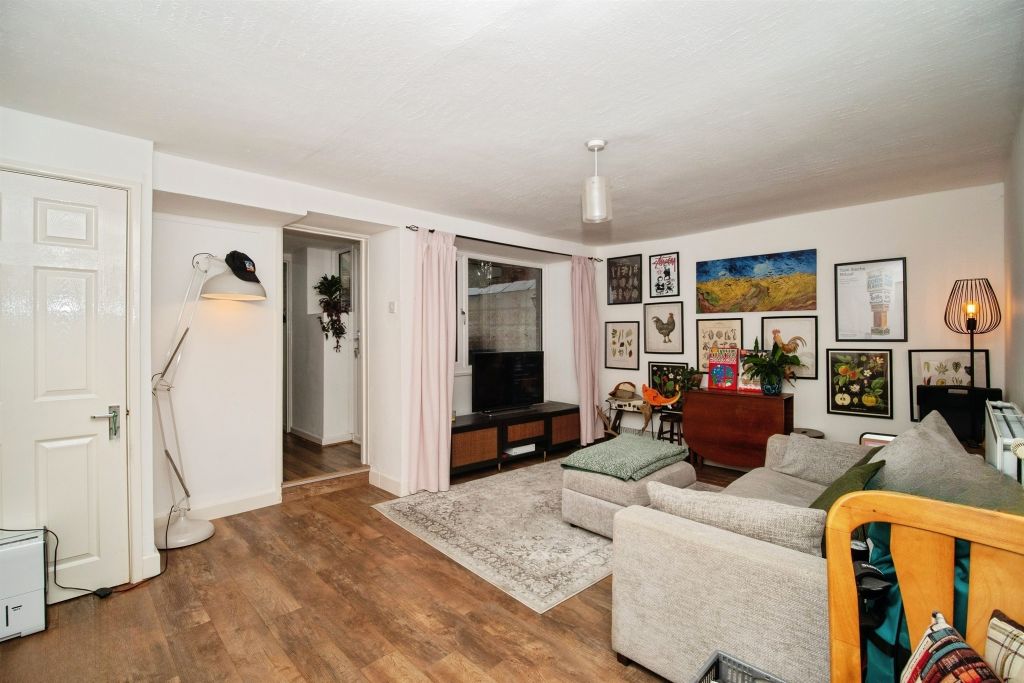 Property photo 2 of 7
