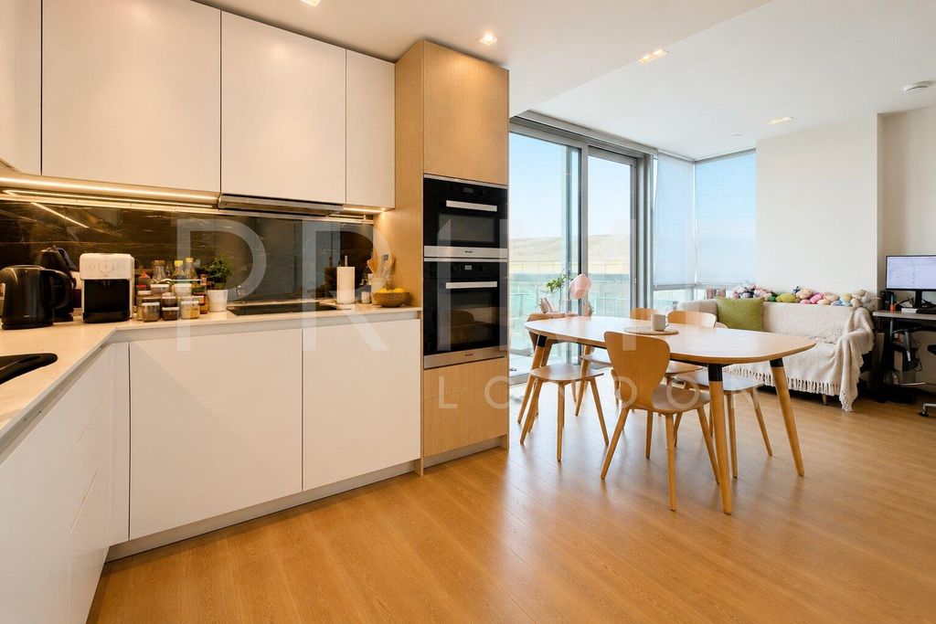 Property photo 3 of 7 Lsq1.Jpg