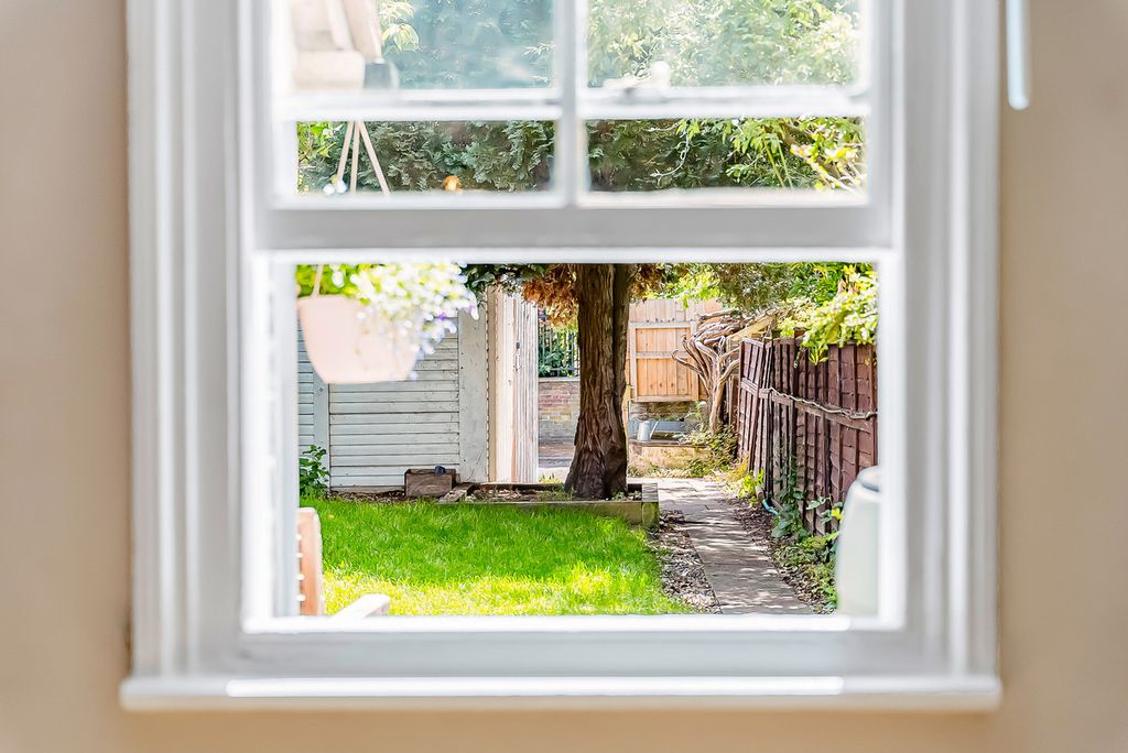 Property photo 3 of 24