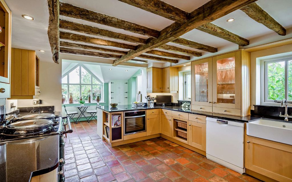 Property photo 3 of 29 Kitchen