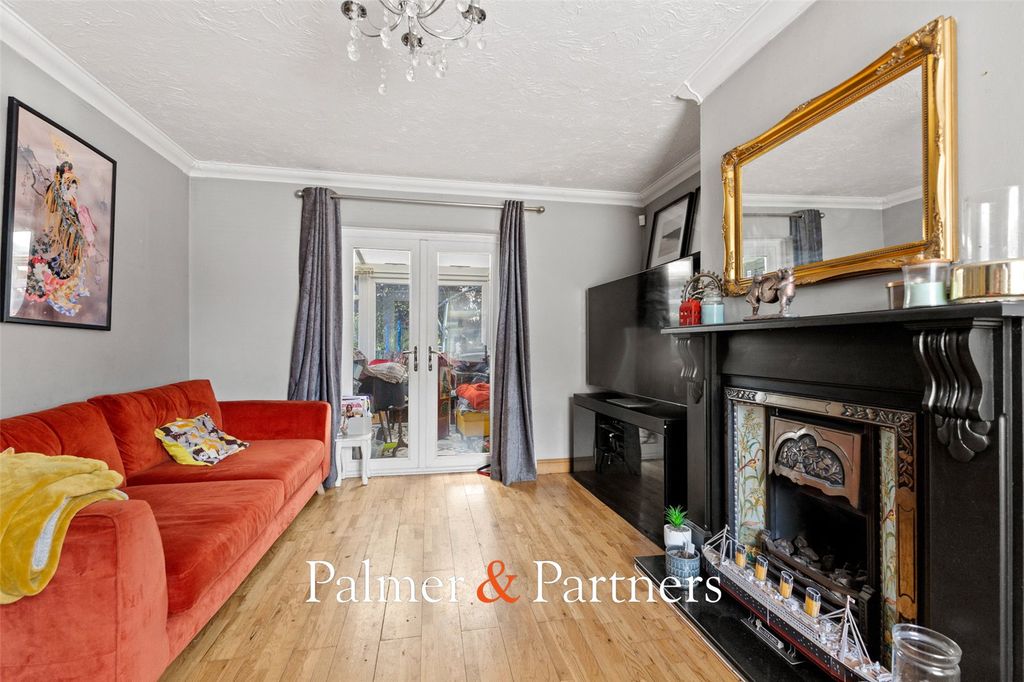 Property photo 2 of 17 Picture No. 13