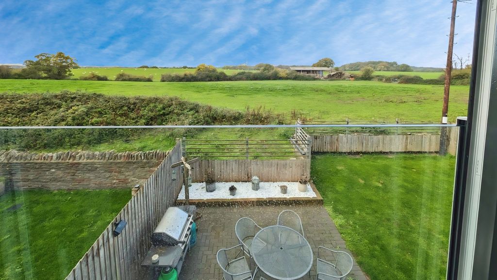 Property photo 3 of 29 Pbox-Img.Jpg