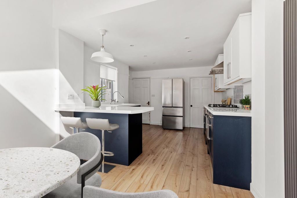 Property photo 3 of 13 Photo 13