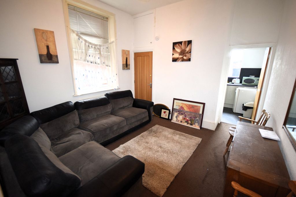 Property photo 2 of 6 Living Room