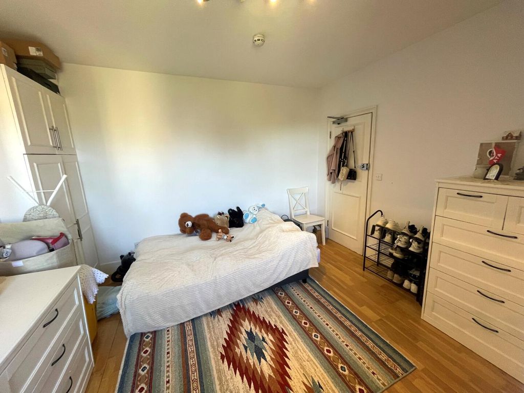 Property photo 3 of 7 Bedroom