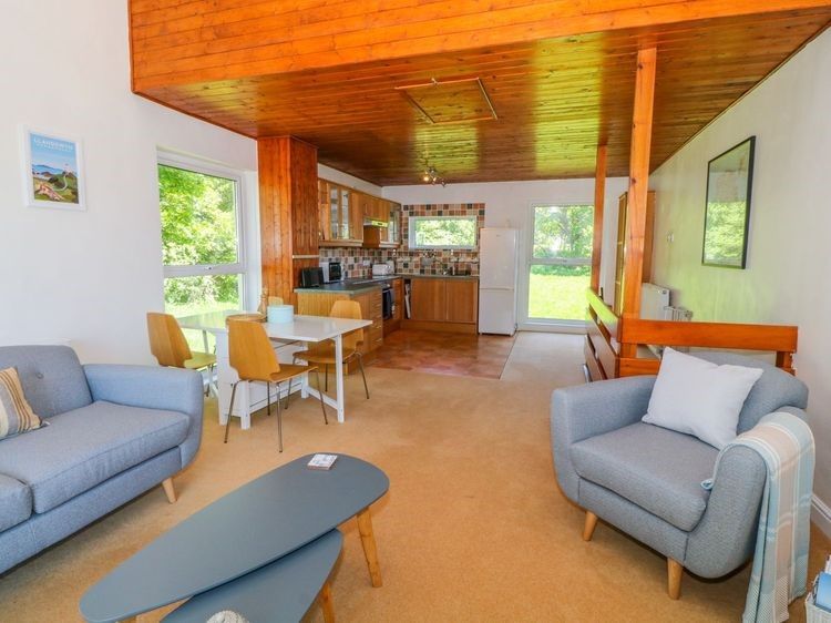 Property photo 3 of 9