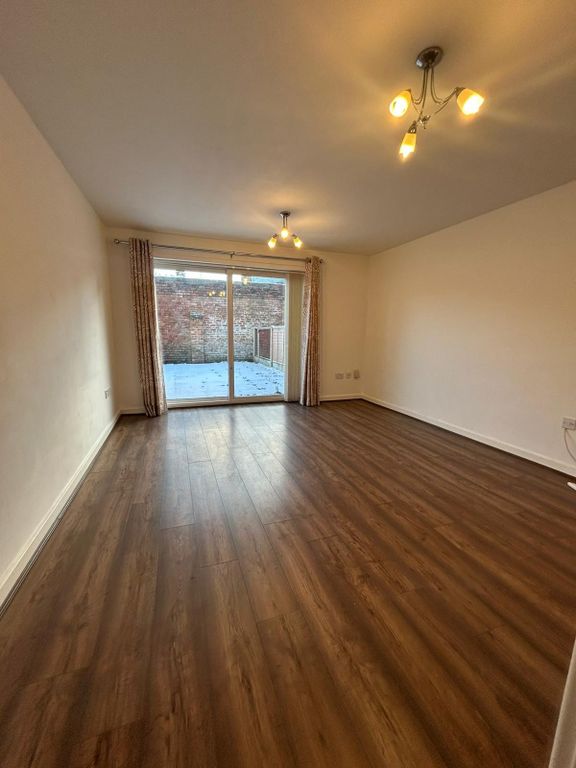 Property photo 3 of 7 Image