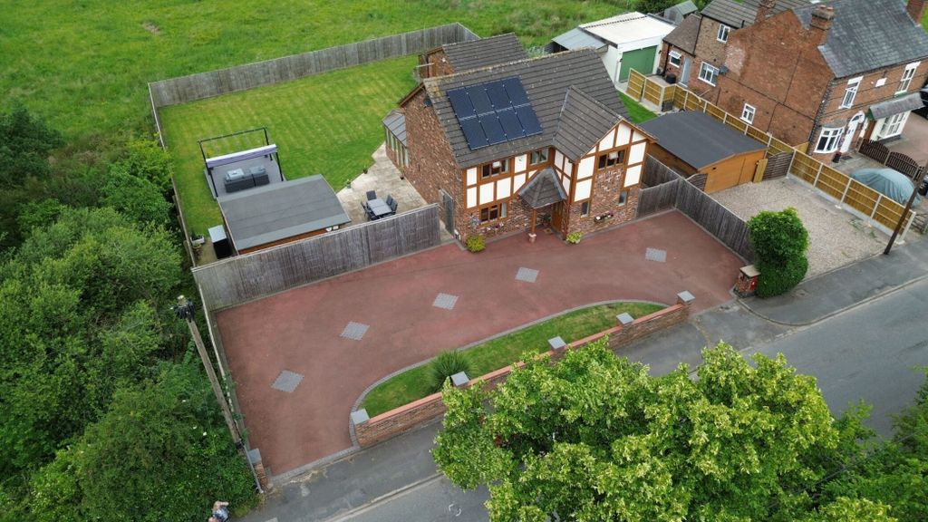 Property photo 2 of 30