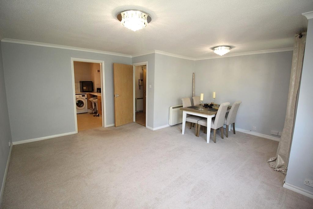 Property photo 2 of 5 Lounge