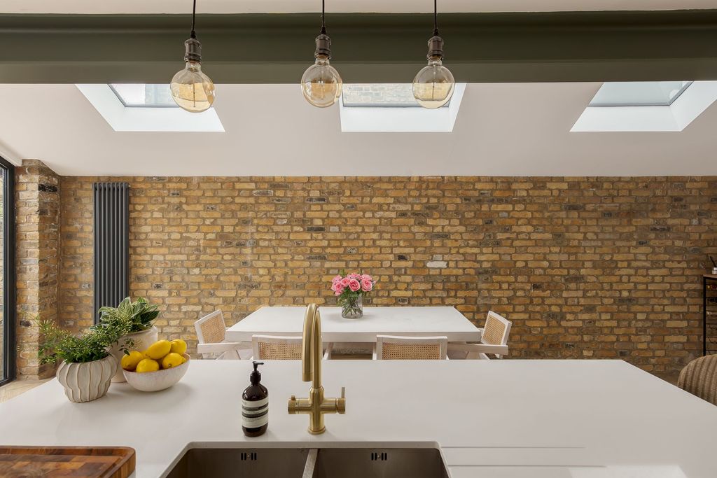 Property photo 3 of 21