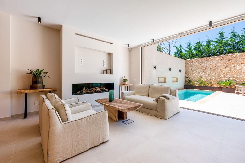 Property photo 1 of 18 Image