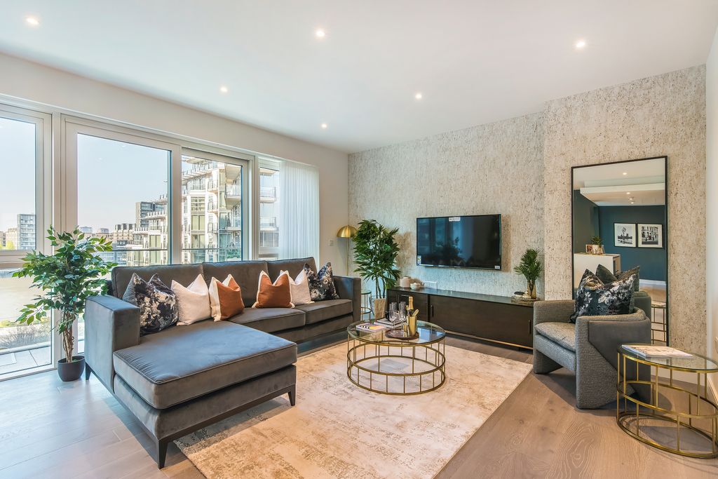 Property photo 2 of 23