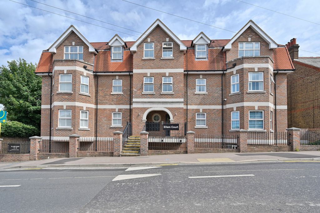 Property photo 1 of 11