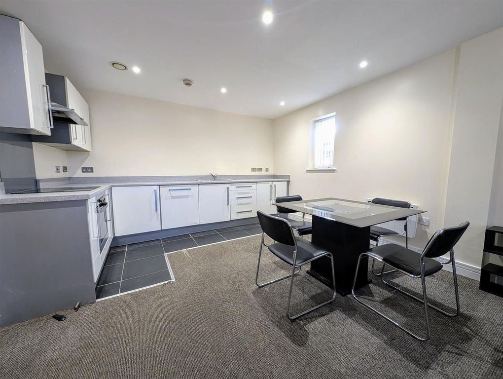 Property photo 2 of 8 Kitchen.Jpg